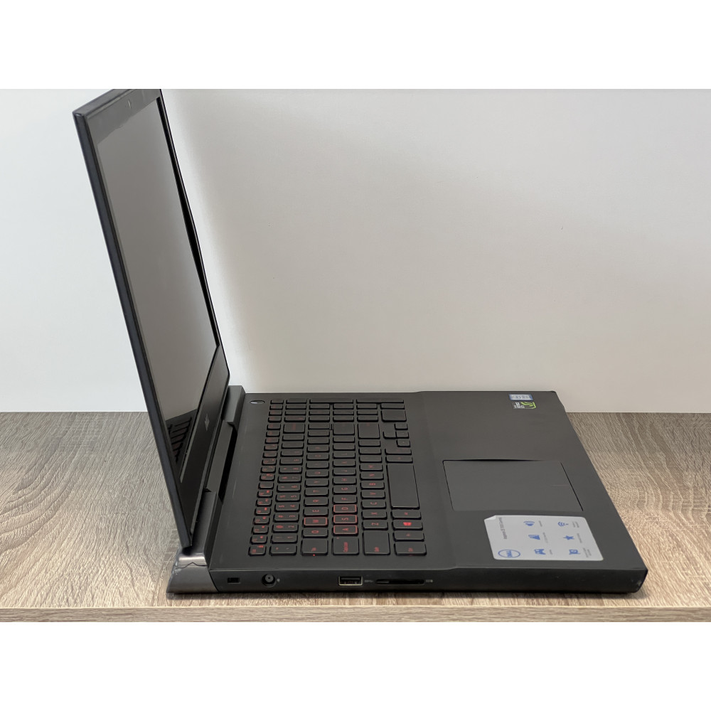 БВ ноутбук Dell Inspiron 7567 15.6" FHD / i5-7300HQ / 16GB  / 256Gb SSD / NVIDIA GeForce GTX 1050Ti (4 Gb)