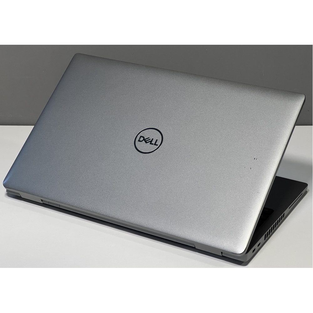 БВ ноутбук Dell Latitude 5520 15.6" FHD/IPS / i7-1165G7 / 16Gb / 512Gb SSD / Intel Iris Xe 