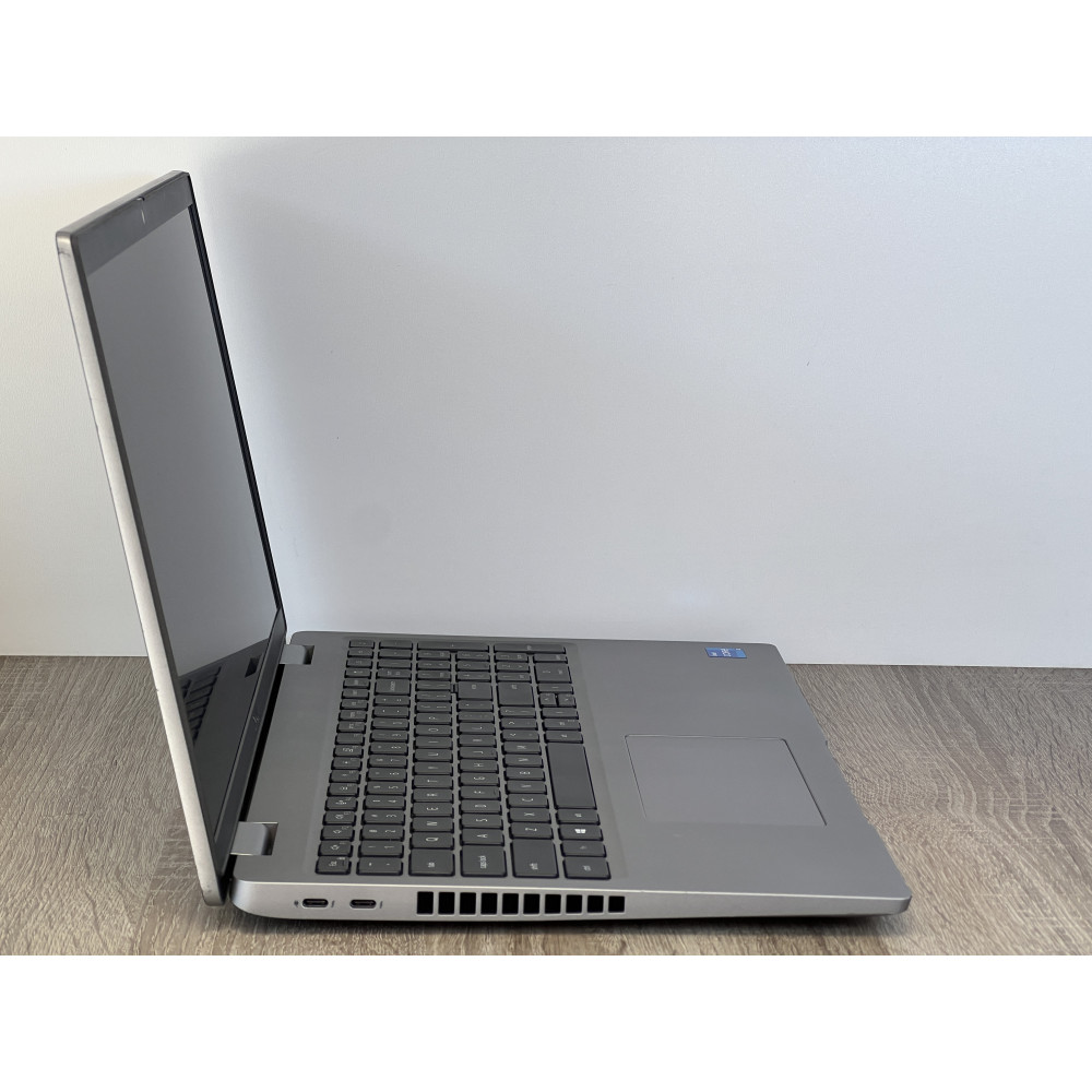 БВ ноутбук Dell Latitude 5520 15.6" FHD/IPS / i5-1135G7 / 16Gb / 256Gb SSD / Intel Iris Xe 