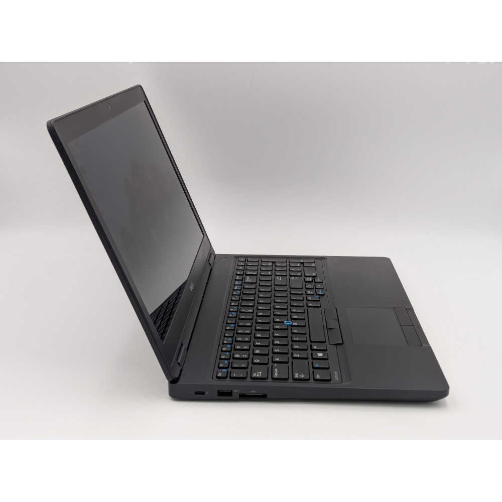 БВ ноутбук Dell Latitude 5580 15.6" FHD/IPS / i7-7820HQ / 8GB / 256GB SSD / NVIDIA GeForce 940MX (2 Gb)