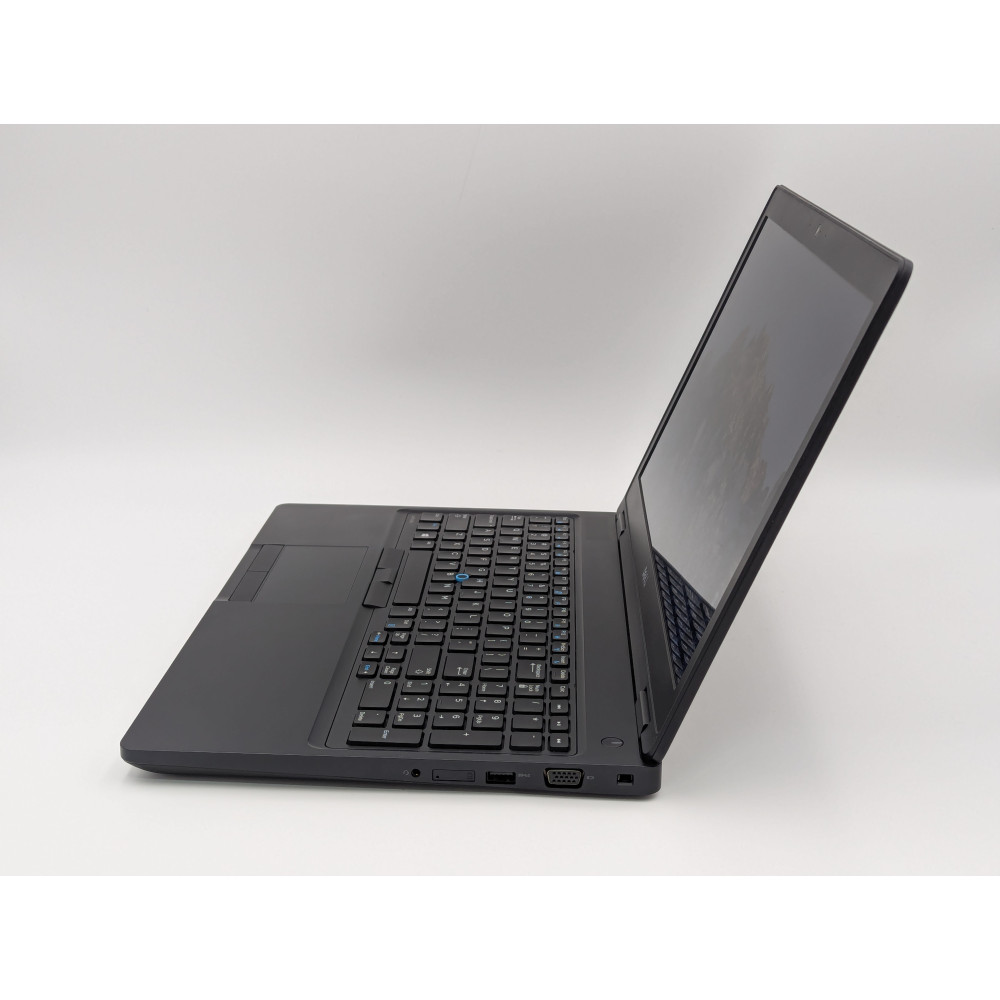 БВ ноутбук Dell Latitude 5580 15.6" FHD/IPS / i7-7820HQ / 8GB / 256GB SSD / NVIDIA GeForce 940MX (2 Gb)