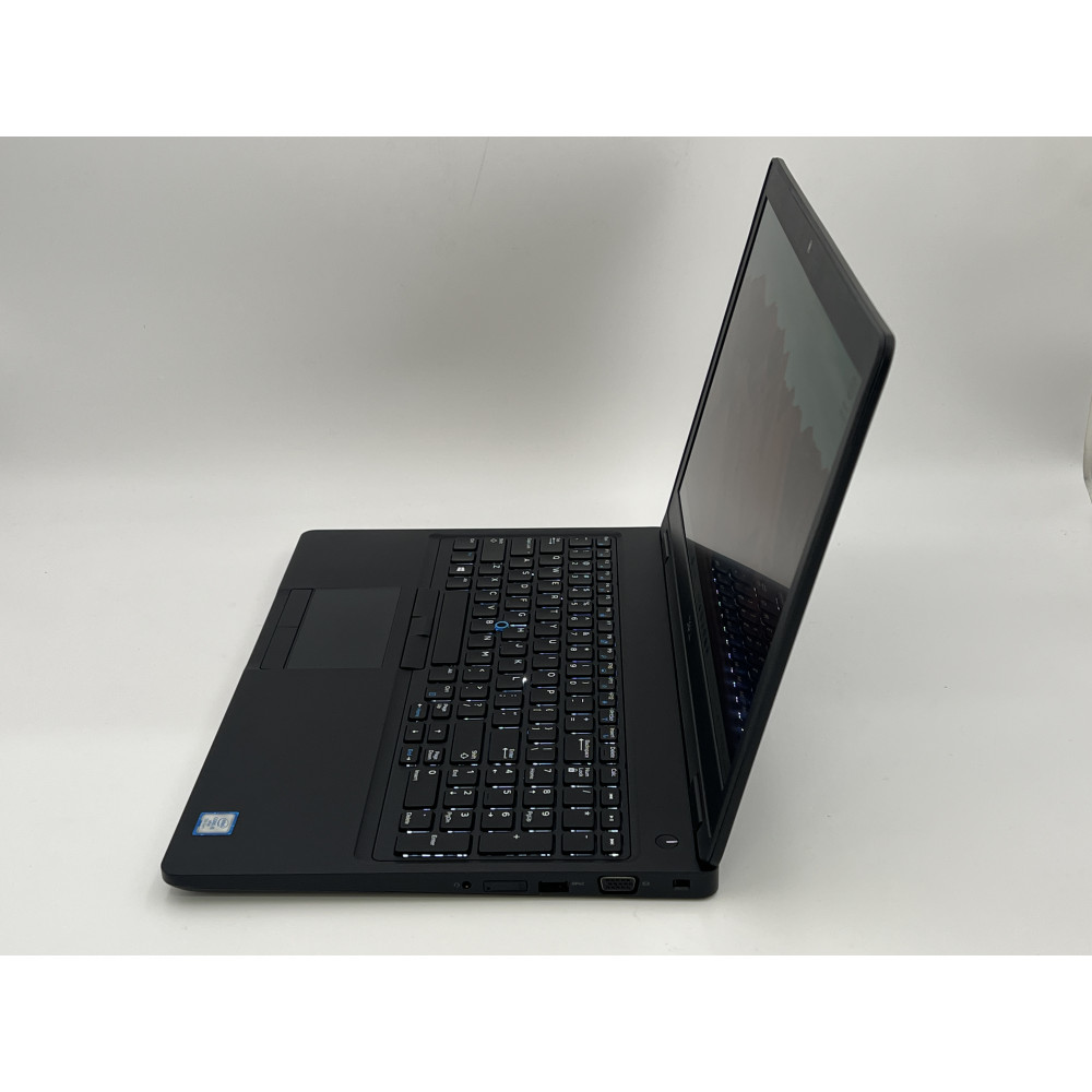 БВ ноутбук Dell Latitude 5590 I5-7300 15.6" FHD/IPS / i5-7300U / 8GB / 256GB SSD / Intel HD Graphics 620