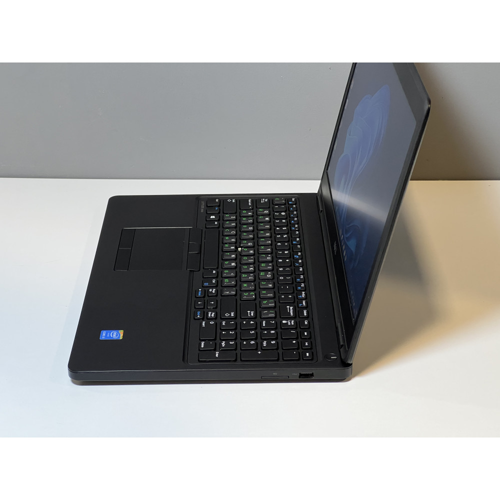 БВ ноутбук Dell Latitude E5550 15.6" Матовий / i5-5200U / 8GB / 180GB SSD / Intel HD Graphics 5500