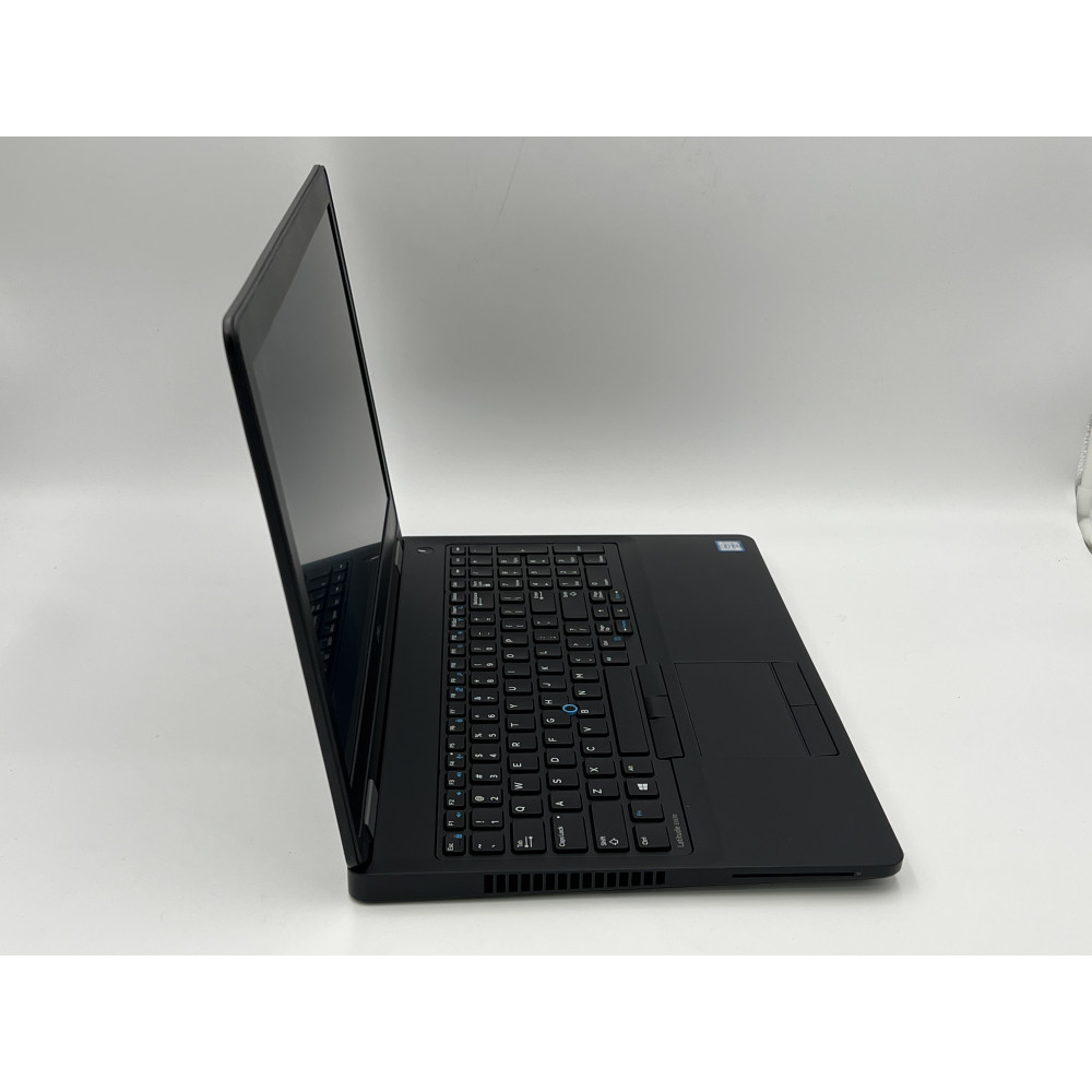 БВ ноутбук Dell Latitude E5570 15.6" HD / i7-6600U / 8 Gb / 256 Gb SSD / AMD Radeon R7 M360 (2 Gb)