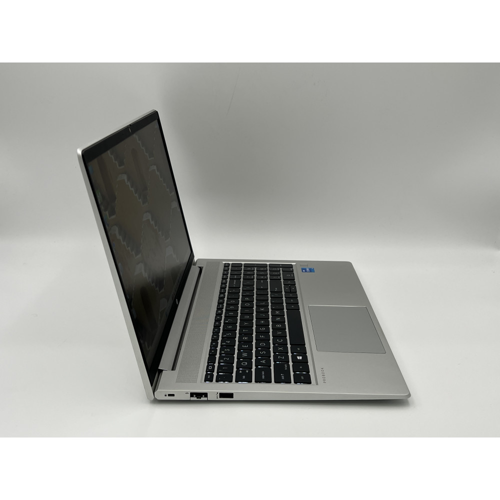 БВ ноутбук HP ProBook 450 G8 15.6` FHD/IPS / i5-1135G7 / 16 Gb DDR4 / 256 Gb SSD / Intel Iris Xe Graphics 